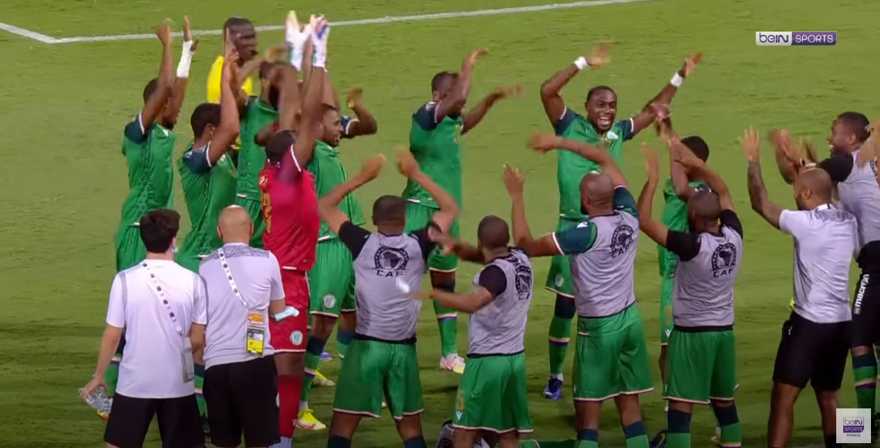 61722122-44919230.jpg (1.19 MB)